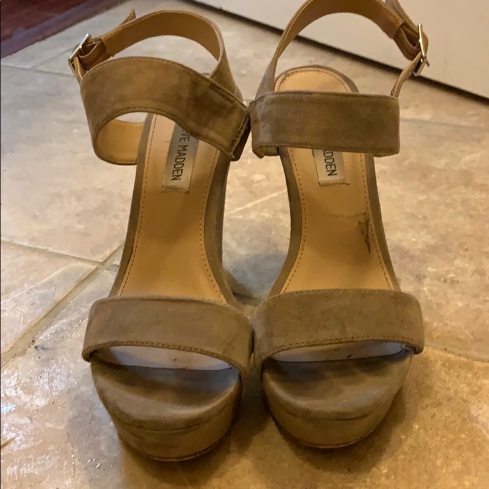 Steve Madden Beige/Grey Suede Wedges